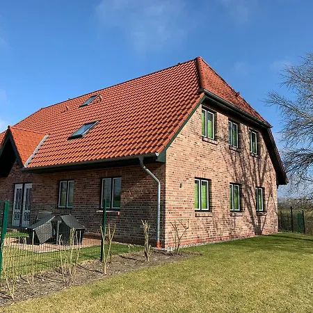Sonnerwachen: Cozy Retreat For Two In Vollerwiek